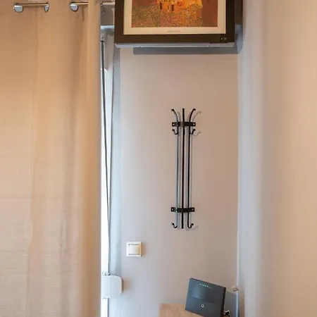 Thess Puzzle Apartman *